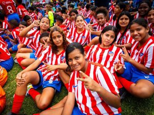 Alcalde Aquiles Alvarez inaugura el Interbarrial de fútbol de diario El Universo que cuenta con 8.500 jugadores