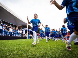 Alcalde Aquiles Alvarez inaugura el Interbarrial de fútbol de diario El Universo que cuenta con 8.500 jugadores