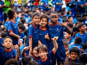 Alcalde Aquiles Alvarez inaugura el Interbarrial de fútbol de diario El Universo que cuenta con 8.500 jugadores