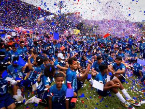 Alcalde Aquiles Alvarez inaugura el Interbarrial de fútbol de diario El Universo que cuenta con 8.500 jugadores