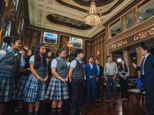 Estudiantes recorren el Palacio Municipal y conocen la historia de Guayaquil