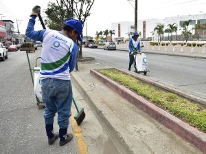 4.000 kg de basura se recogen a diario en el sector de la Av. Cacique Tomalá