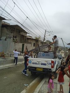 Brigadistas de la Dirección de Inclusión Social rescatan a cuatro menores de edad durante un incendio