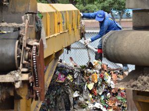 250 toneladas de residuos eliminadas cada semana: La lucha por un Estero Salado limpio y un Guayaquil más saludable