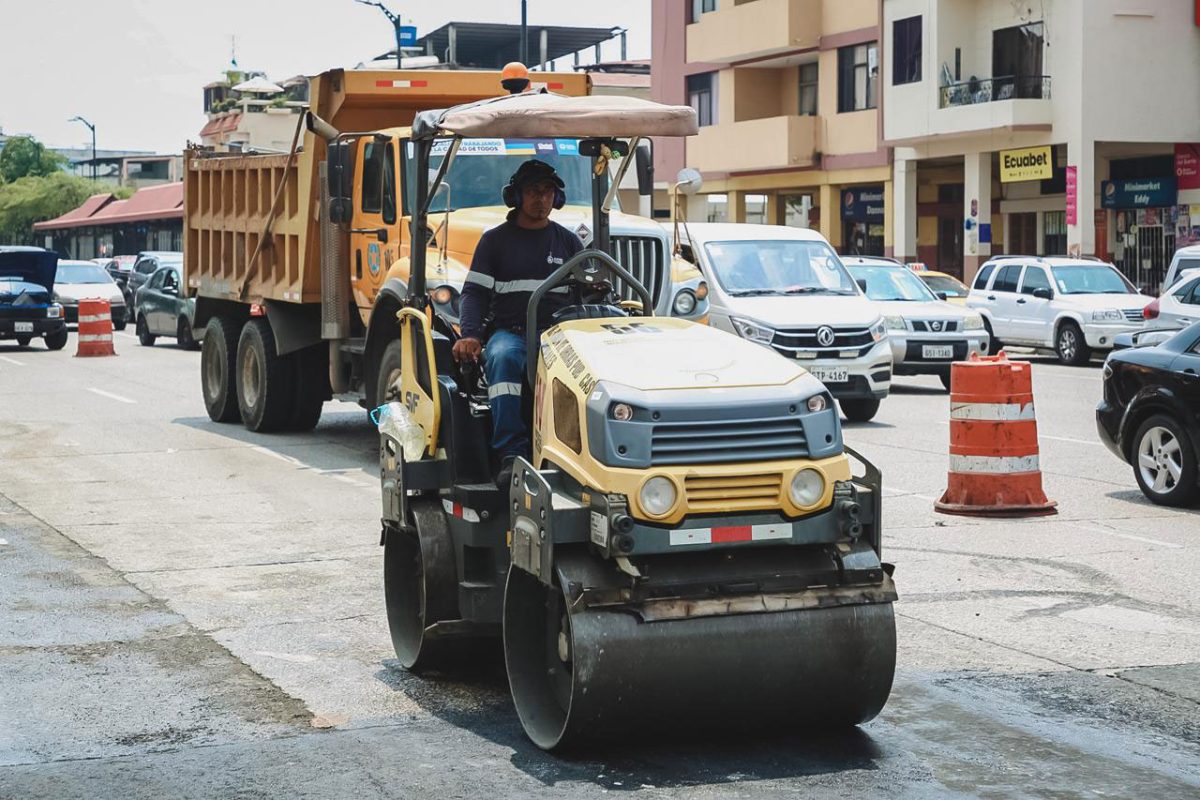 Culminó bacheo en la avenida Quito a la altura de la calle Francisco de Marcos