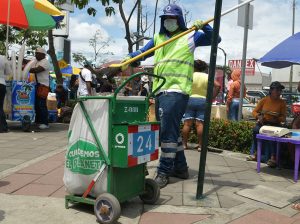 Tras la jornada electoral se recogieron alrededor de 100 toneladas de residuos en Guayaquil