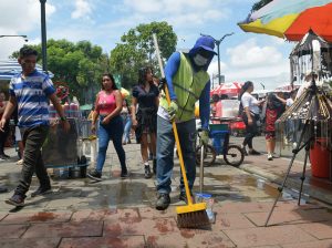 Tras la jornada electoral se recogieron alrededor de 100 toneladas de residuos en Guayaquil