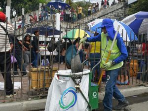 Tras la jornada electoral se recogieron alrededor de 100 toneladas de residuos en Guayaquil