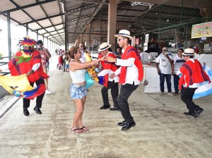 Banda Municipal entonó sus ritmos tropicales en el Mercado Caraguay