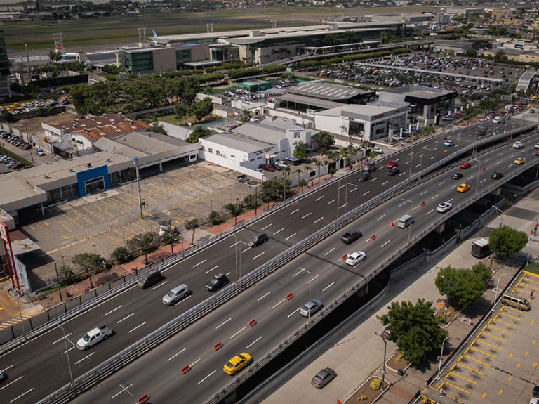 En tiempo récord, Municipio de Guayaquil habilita nuevo paso elevado para descongestionar el norte de la urbe