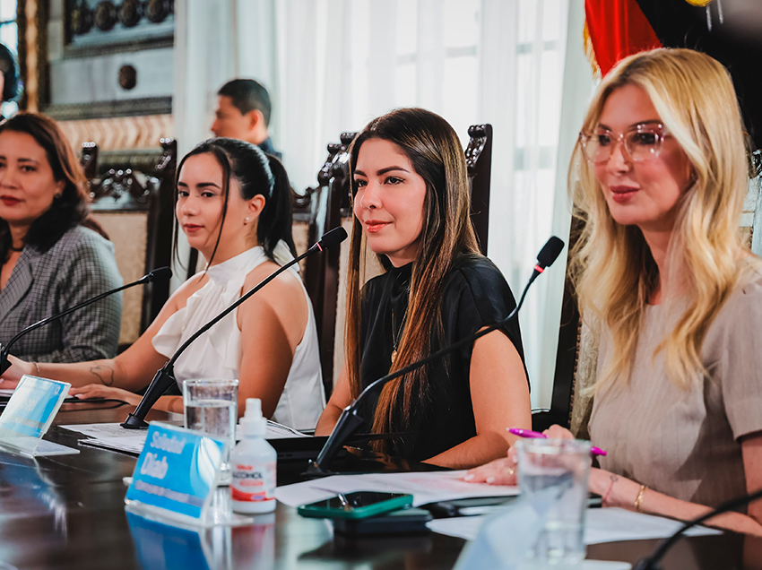 Concejo inmortaliza legado de Olmedo con programa por bicentenario de La Victoria de Junín