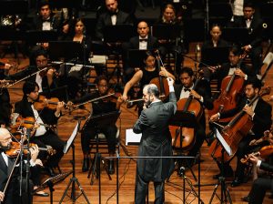 La Filarmónica Municipal rompe el molde de la música clásica y llega a todos los rincones